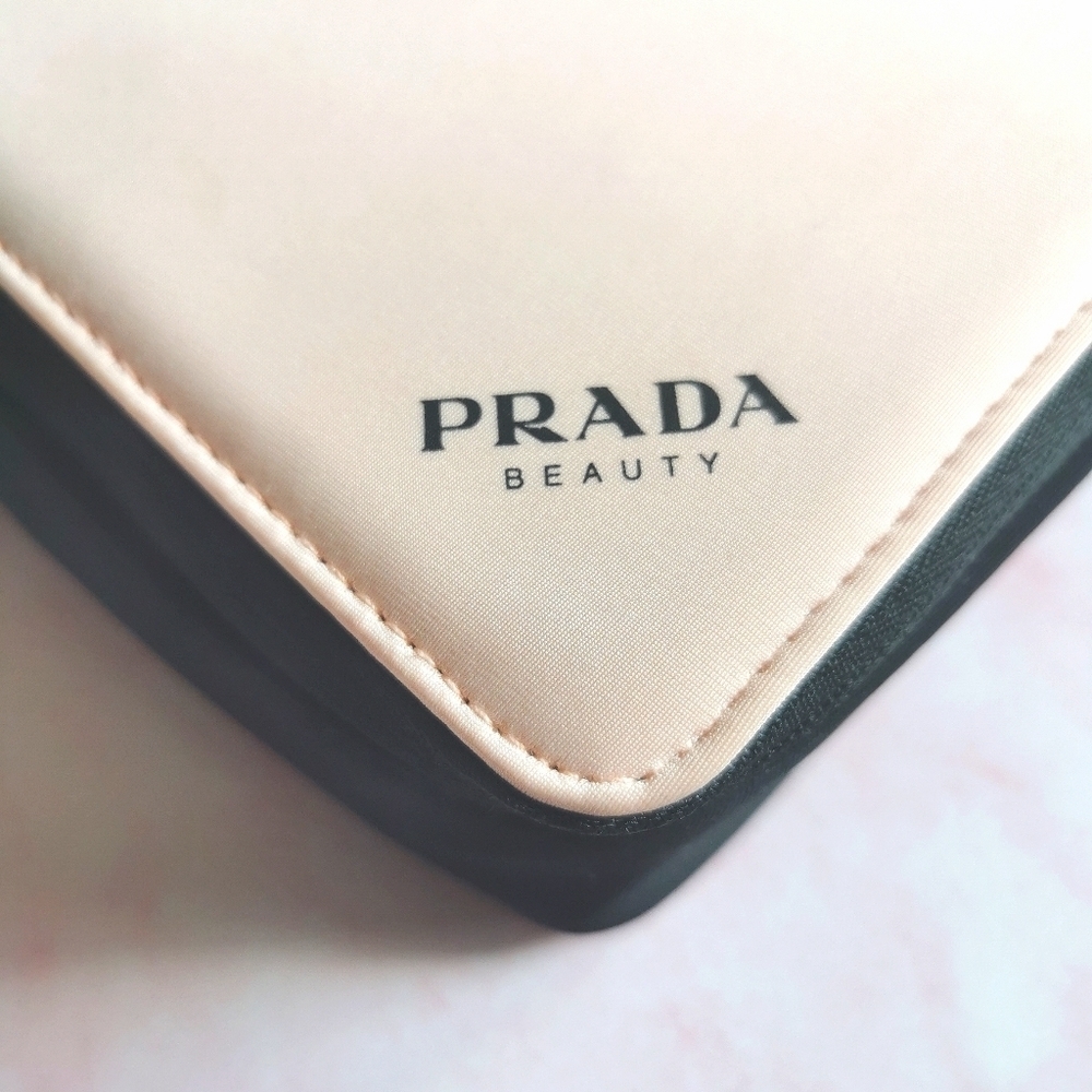 Prada Make up case, great condition - Picture 3 of 9